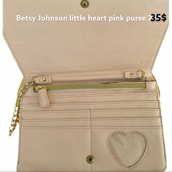 BETSEY JOHNSONS PRETTY PINK HEART PURSE - Picture 3 of 8